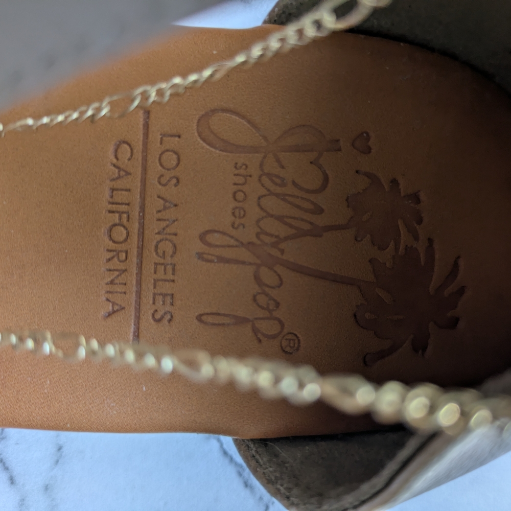Elegant Beige Sandals with Chain Detail - Picture 5 of 5